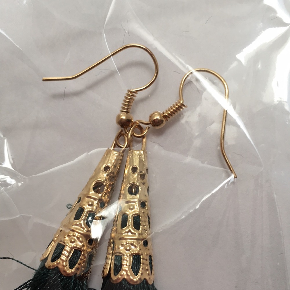 5 / $18 Bohemian Tassel Long Earring - Picture 5 of 6